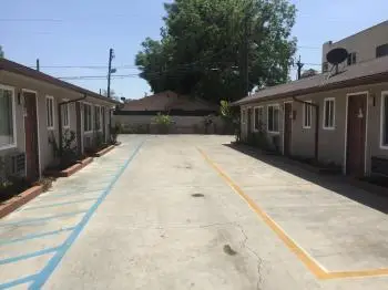 One Ten Motel 7
